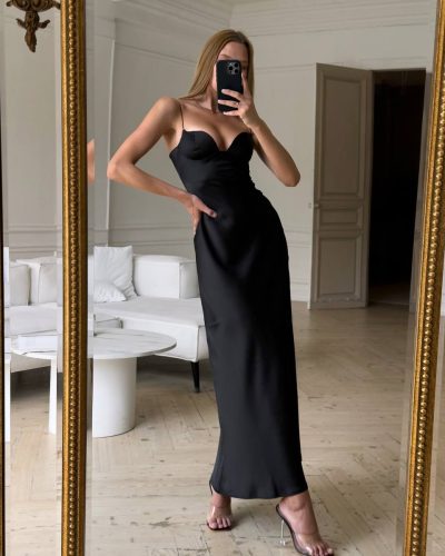 Сатинова сукня з м’якими чашками