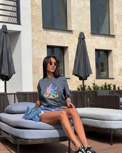 Футболка з наліпкою зі стрейч-куліру “Стіч серфер”