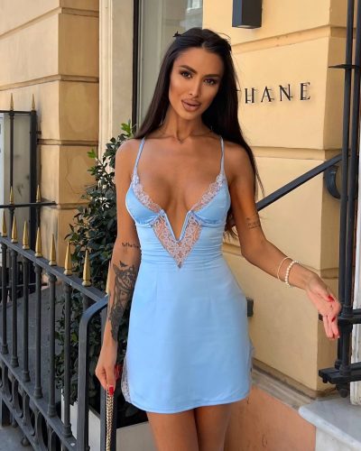 Сукня з мереживом та зав’язками