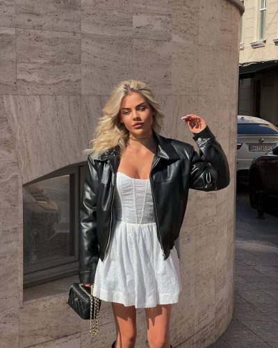 Бомбер з еко-шкіри зі збільшеними плечима